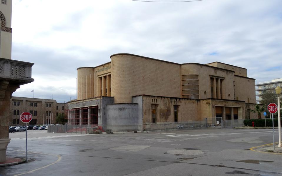 Παρέμβαση της Προέδρου της Δημοκρατίας ζητήθηκε για την αποκατάσταση του Εθνικού Θεάτρου
