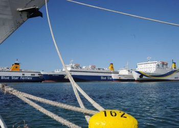 1η Μαΐου, δεμένα τα πλοία στα λιμάνια 1η Μαΐου, δεμένα τα πλοία στα λιμάνια