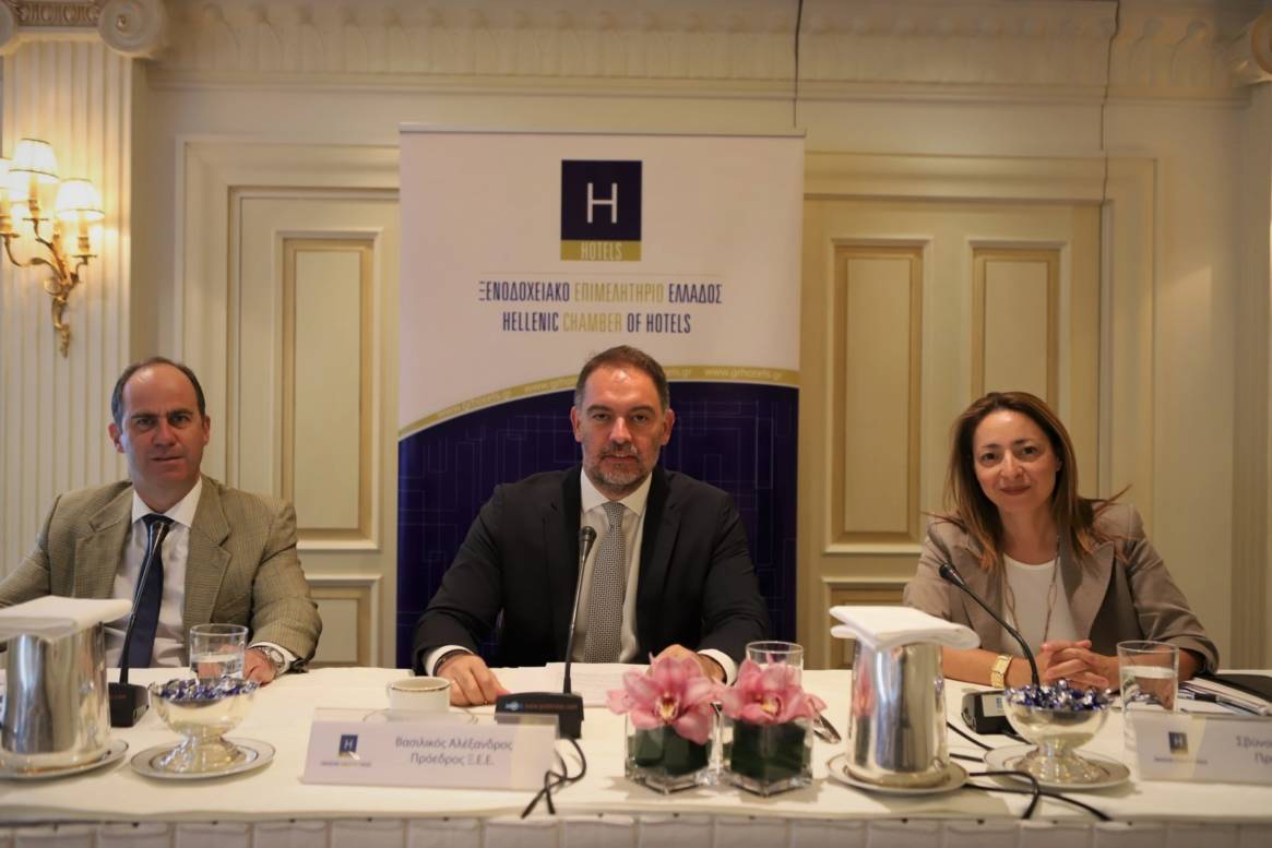 Α. Βασιλικός: «Διάλογο για το μοντέλο τουρισμού που θέλουμε!»