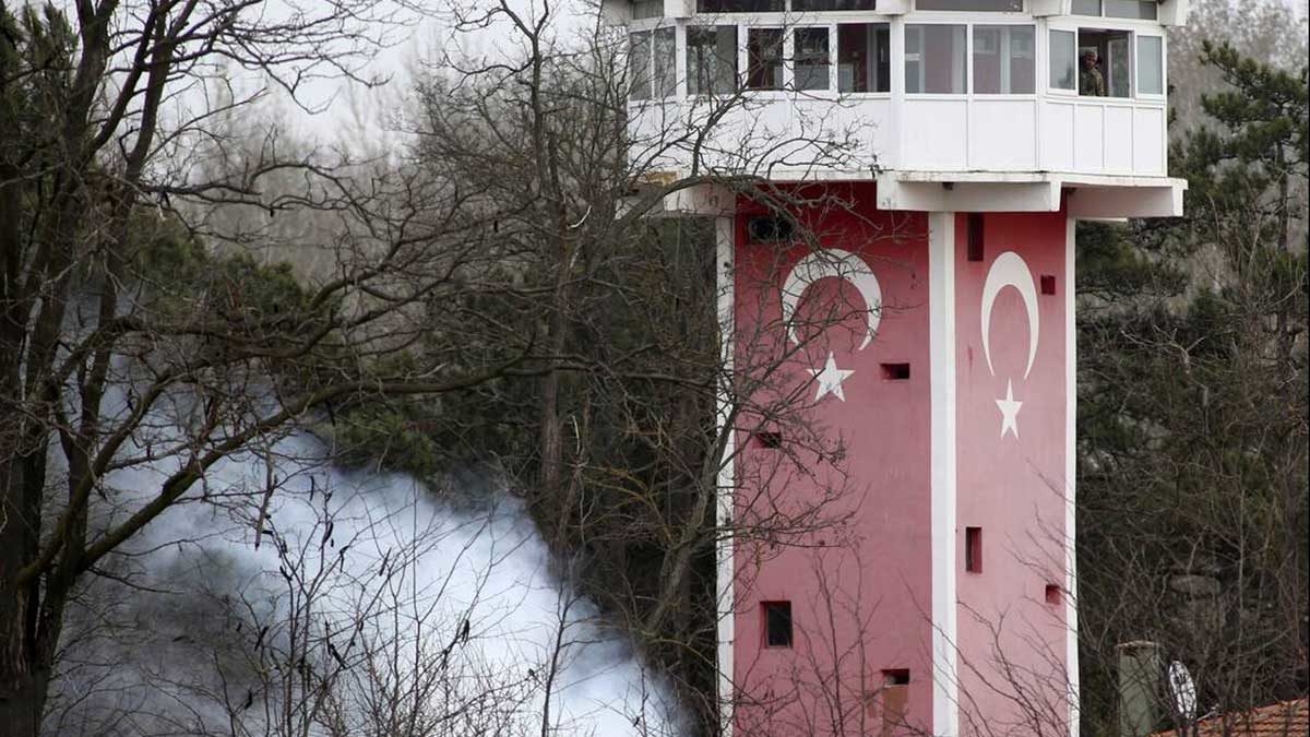 Η Τουρκία στέλνει χίλιους αστυνομικούς στα σύνορα | VIDEO
