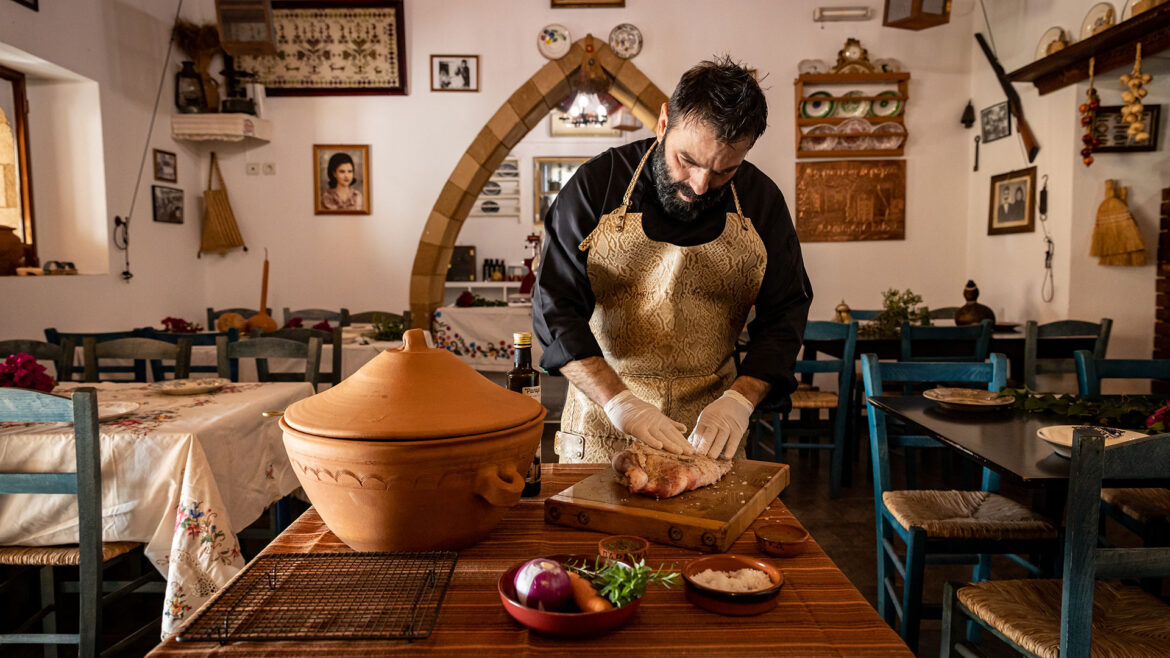 Η  «Παράγκα» που βγάζει τη Ρόδο ασπροπρόσωπη