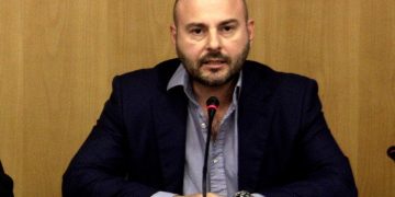 Τέρμα σε πρόβλημα με την πικροδάφνη βάζει Ο ΕΟΔΥ – Ανακοίνωση του ΤΕΕ Τέρμα σε πρόβλημα με την πικροδάφνη βάζει Ο ΕΟΔΥ – Ανακοίνωση του ΤΕΕ