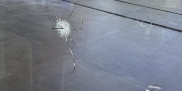 Μαφιόζικη επίθεση στη Ρόδο: Σε διαθεσιμότητα ο Διοικητής Ασφάλειας μετά τη διαρροή που τίναξε τις έρευνες στον αέρα Μαφιόζικη επίθεση στη Ρόδο: Σε διαθεσιμότητα ο Διοικητής Ασφάλειας μετά τη διαρροή που τίναξε τις έρευνες στον αέρα