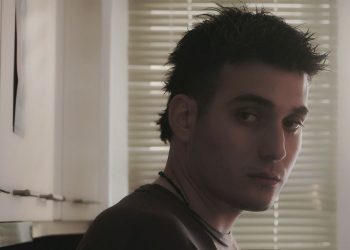 Προσωπική διάσταση στο τραγούδι «Και Εις Ανώτερα» Προσωπική διάσταση στο τραγούδι «Και Εις Ανώτερα»