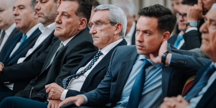 Σκληρή επίθεση Χατζή στην κυβέρνηση για το νέο Χωροταξικό: «Δεν μπορεί μια μελέτη λίγων χιλιάδων ευρώ να διαλύσει έναν κλάδο 23 δισ. ευρώ» Σκληρή επίθεση Χατζή στην κυβέρνηση για το νέο Χωροταξικό: «Δεν μπορεί μια μελέτη λίγων χιλιάδων ευρώ να διαλύσει έναν κλάδο 23 δισ. ευρώ»